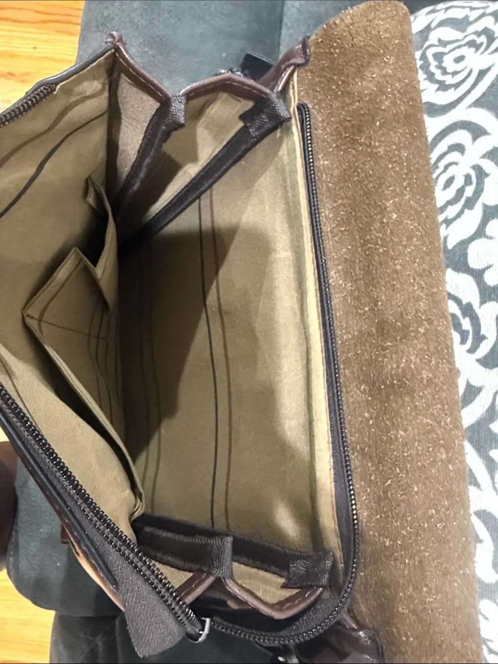 Gucci Brown Leather Messenger Crossbody Bag